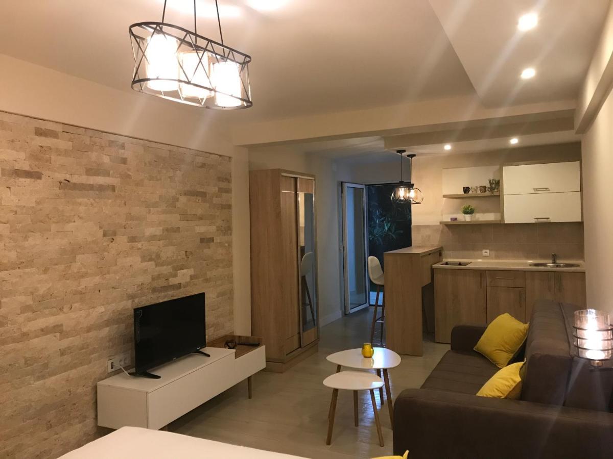 Apartments Ada Bojana Улцинь Екстер'єр фото