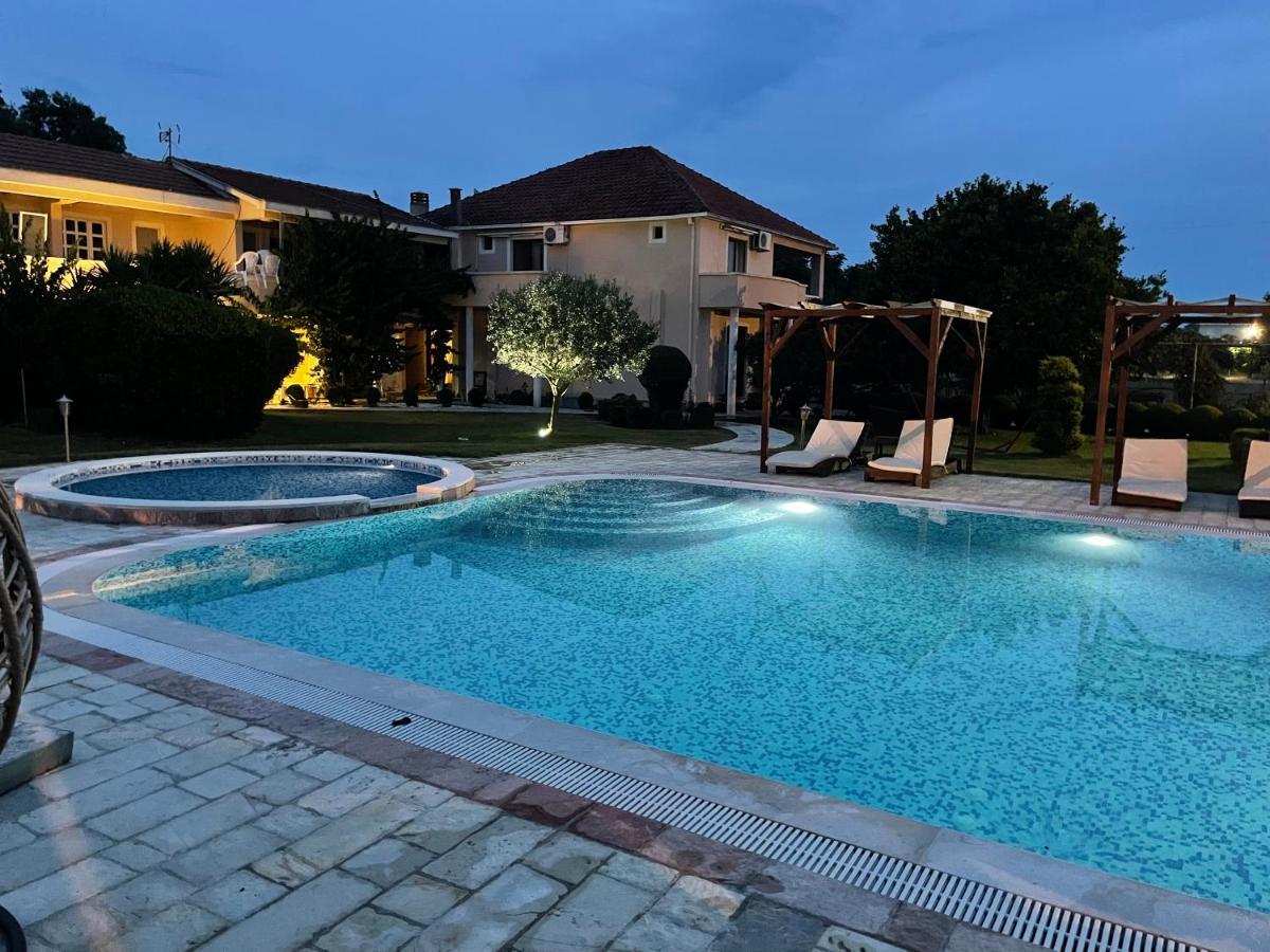Apartments Ada Bojana Улцинь Екстер'єр фото