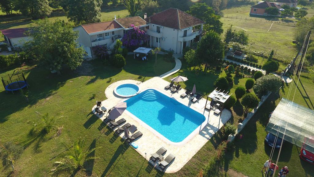 Apartments Ada Bojana Улцинь Екстер'єр фото